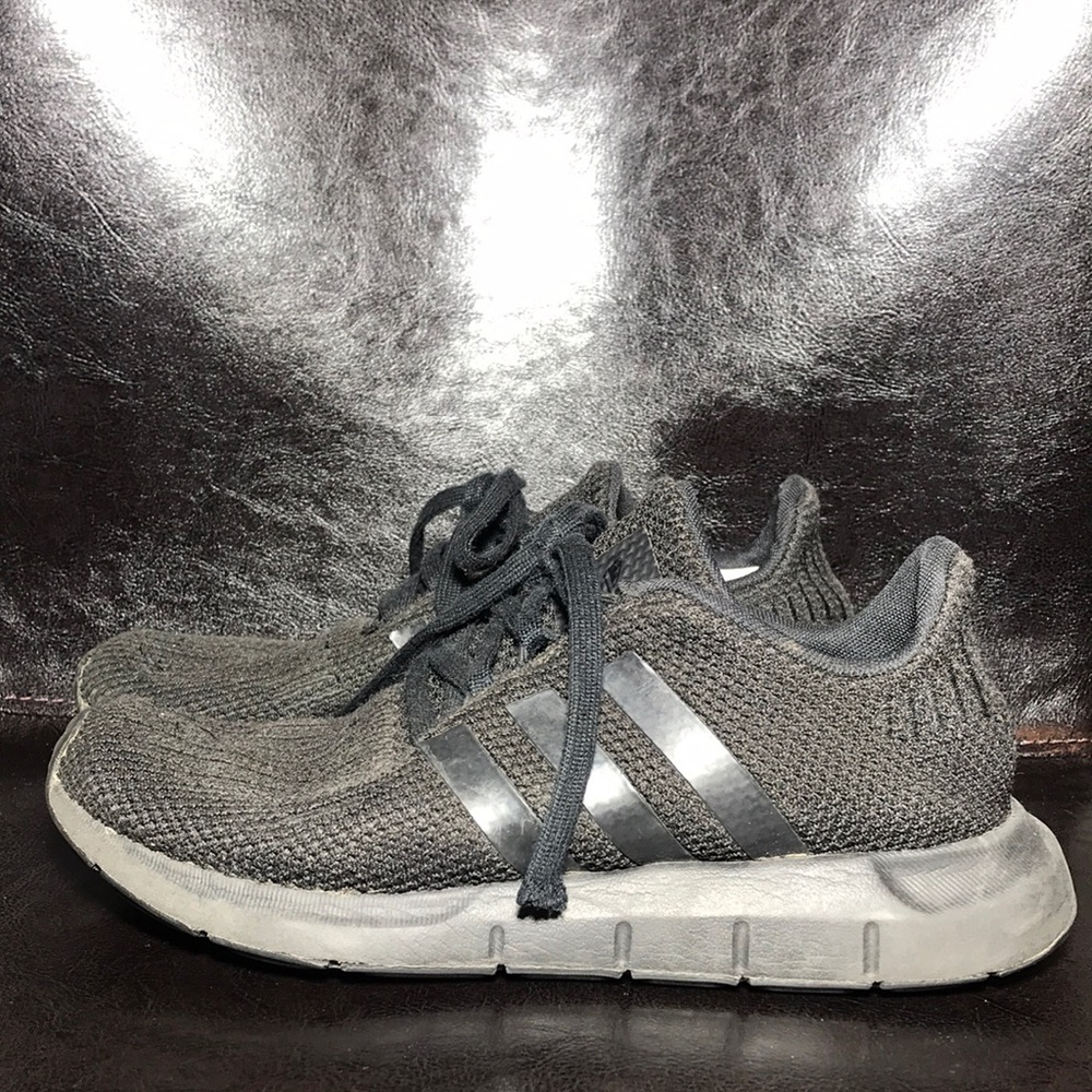 Adidas Shoes Sz 6